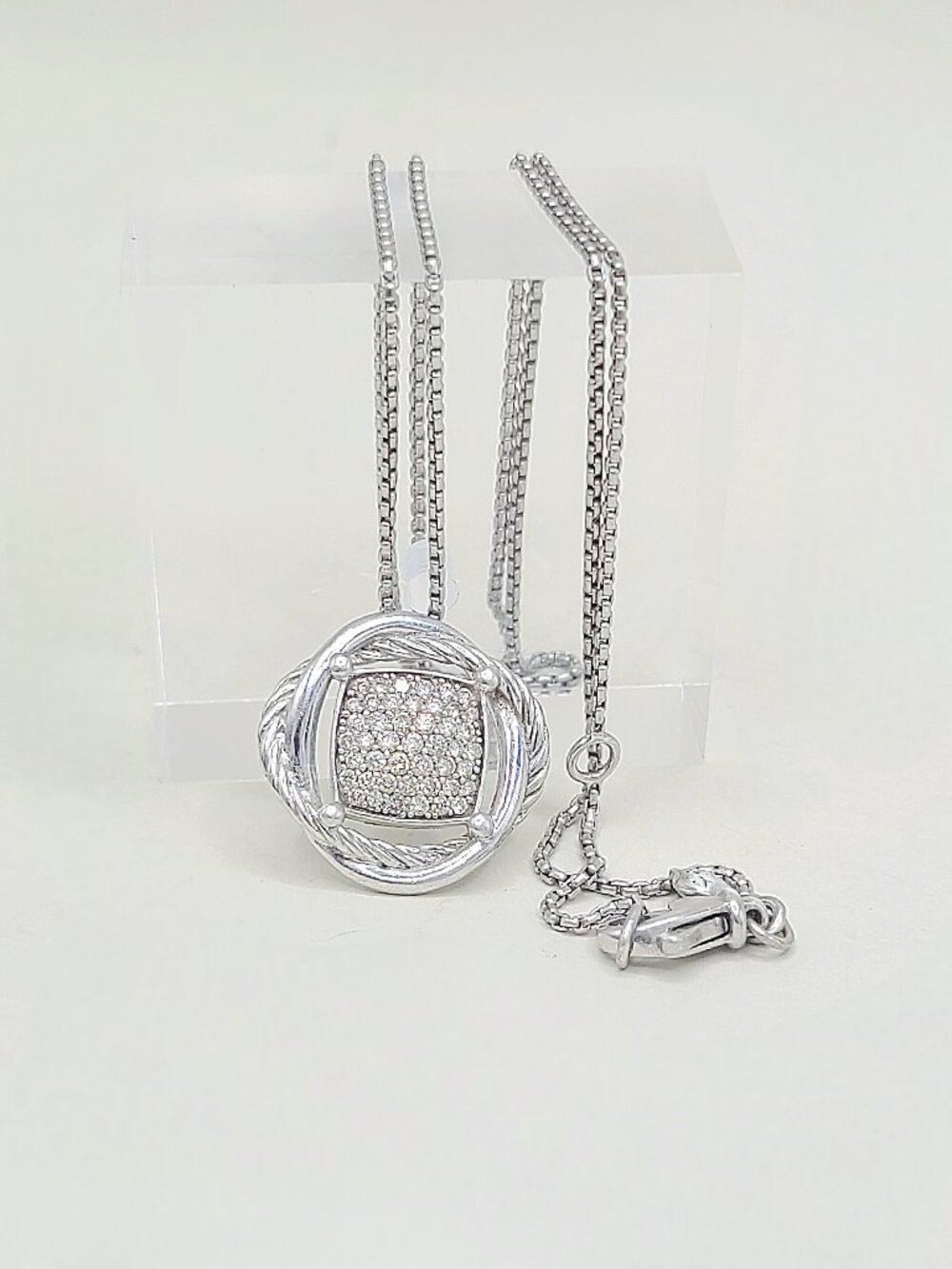 David Yurman Infinity Pendant Necklace w/ Pavé White Diamonds - 11mm - 18"